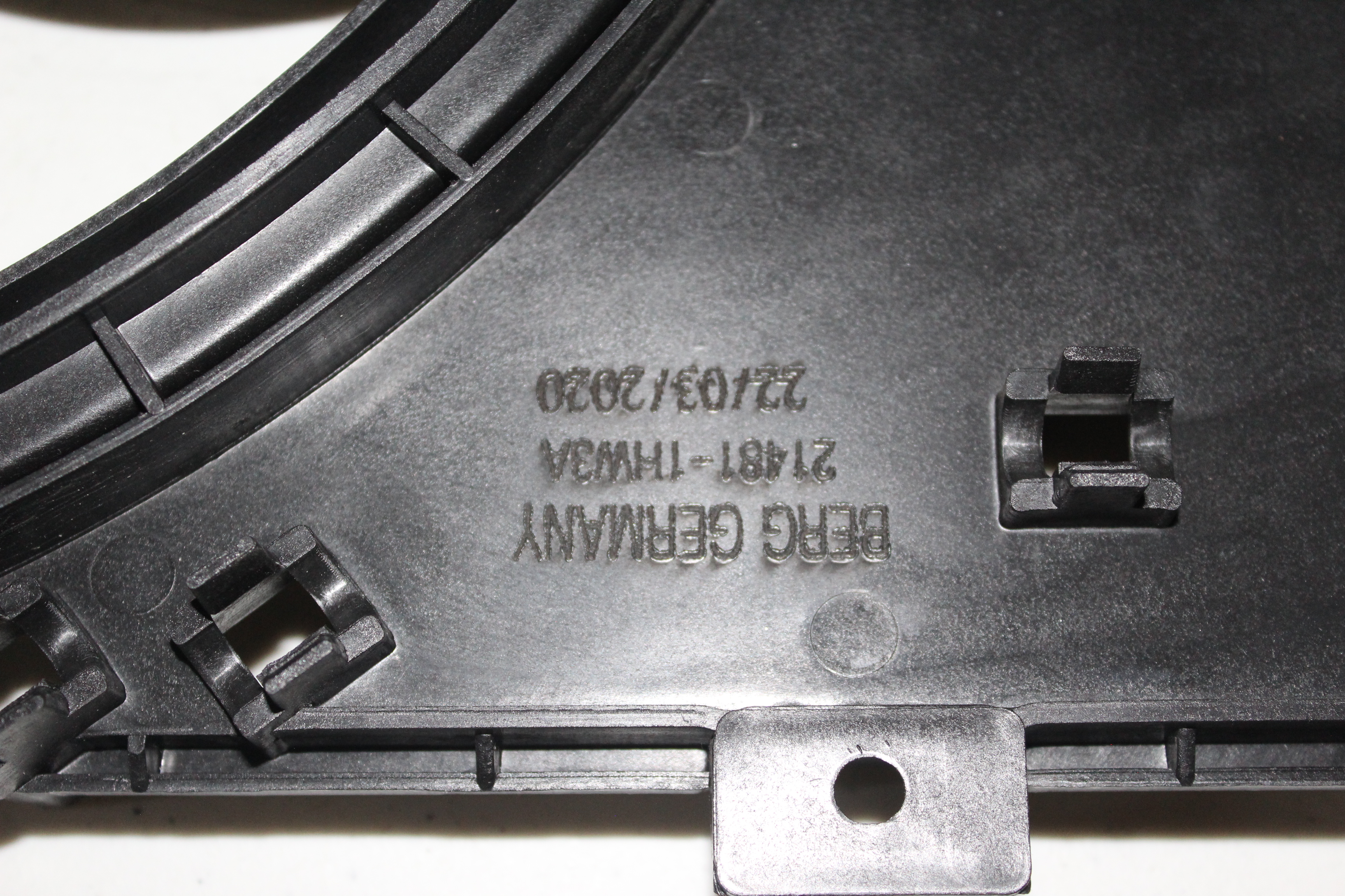 MOTOVENTILADOR MARCH 1.6  2012-2021 VERSA 2012-2019  2 CONECTORES 